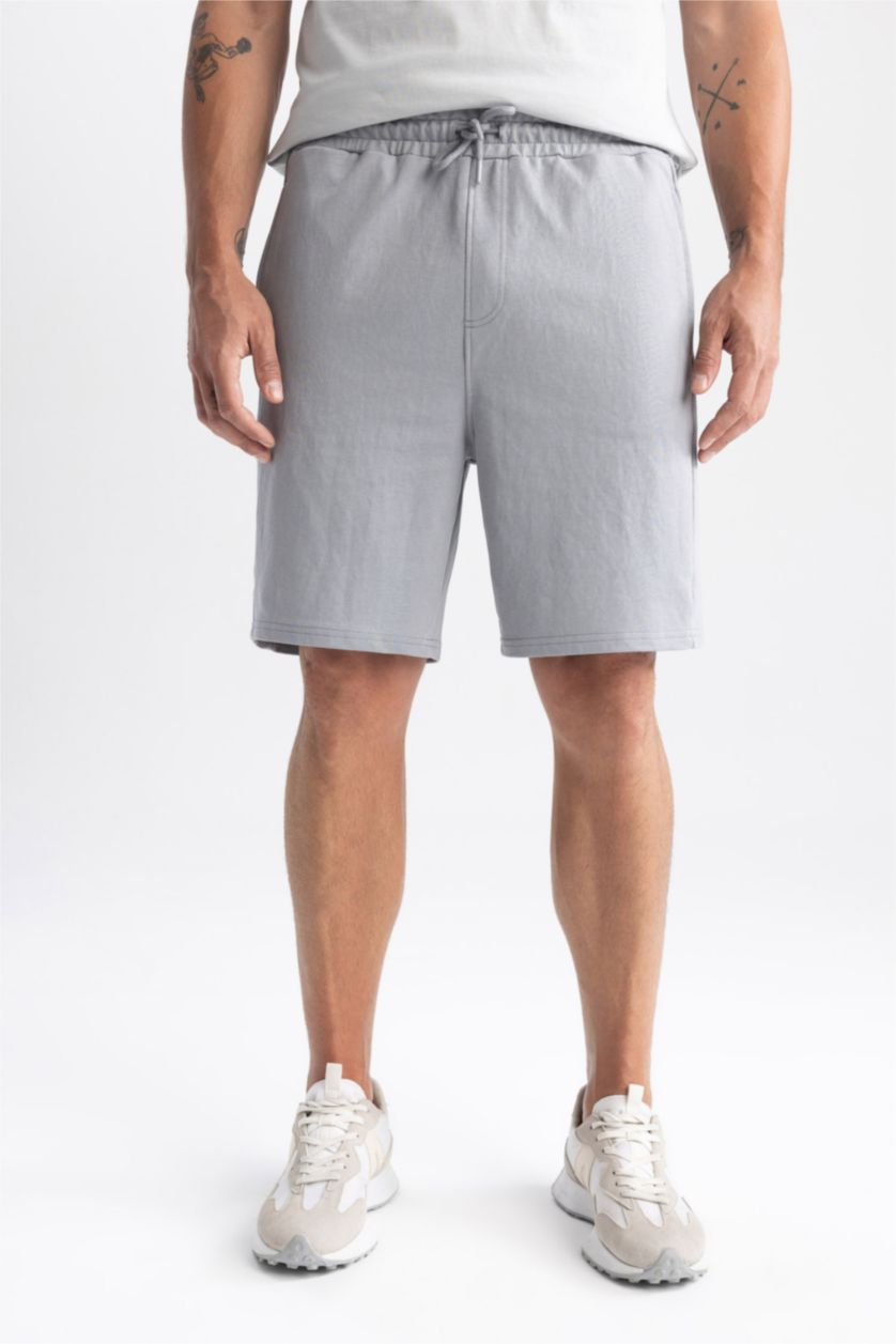 HOMME Gris Short basique à coupe régulière