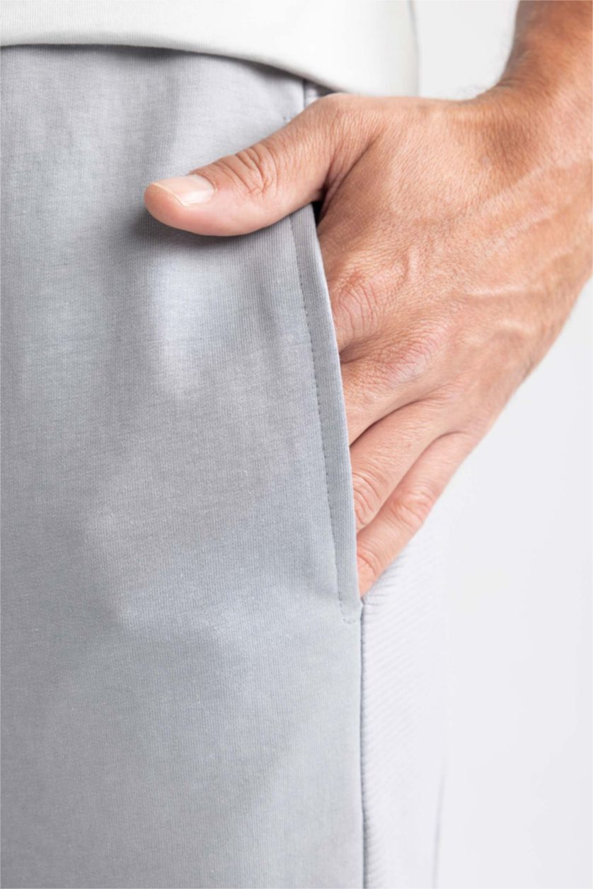 HOMME Gris Short basique à coupe régulière