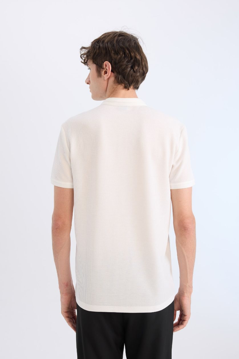 رجالي اوف وايت تي شيرت بولو مودرن فيت بياقة عالية