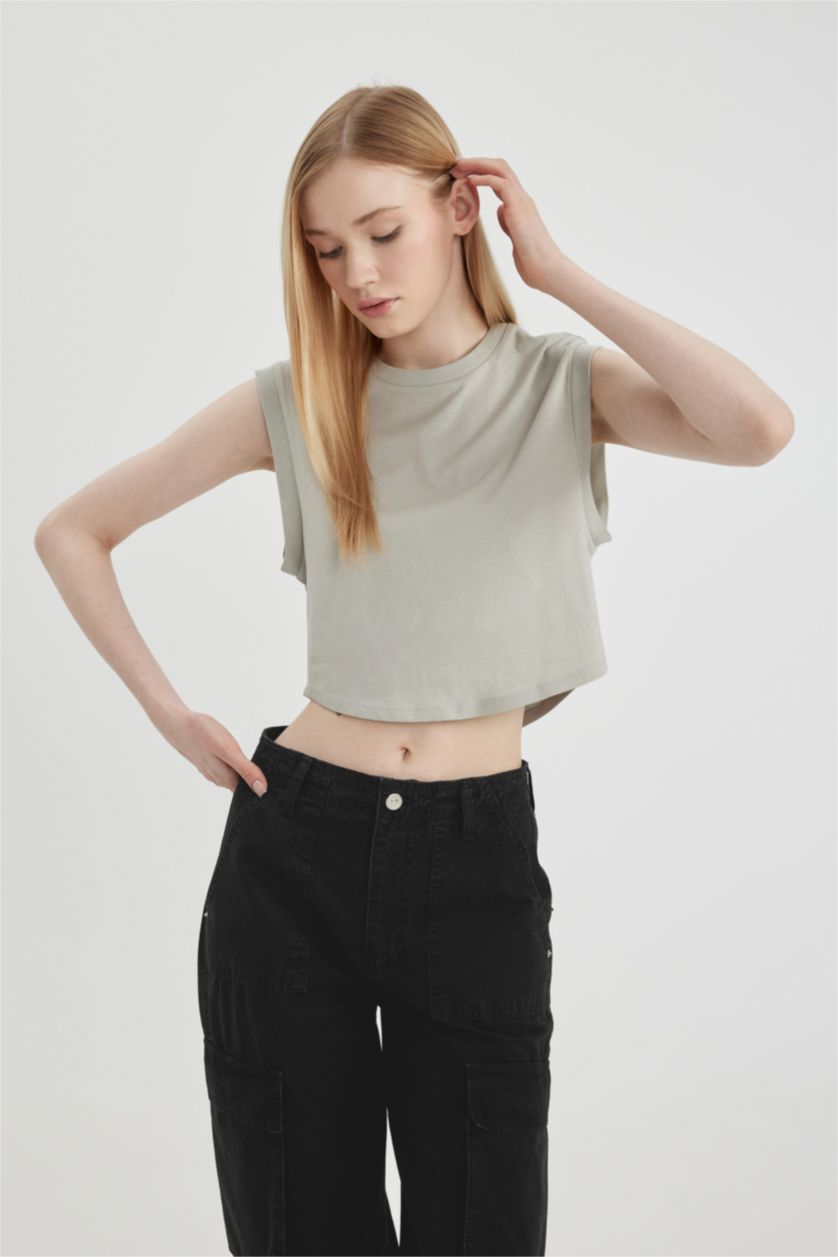 Woman Light Grey Loose Fit Sleeveless T-Shirt