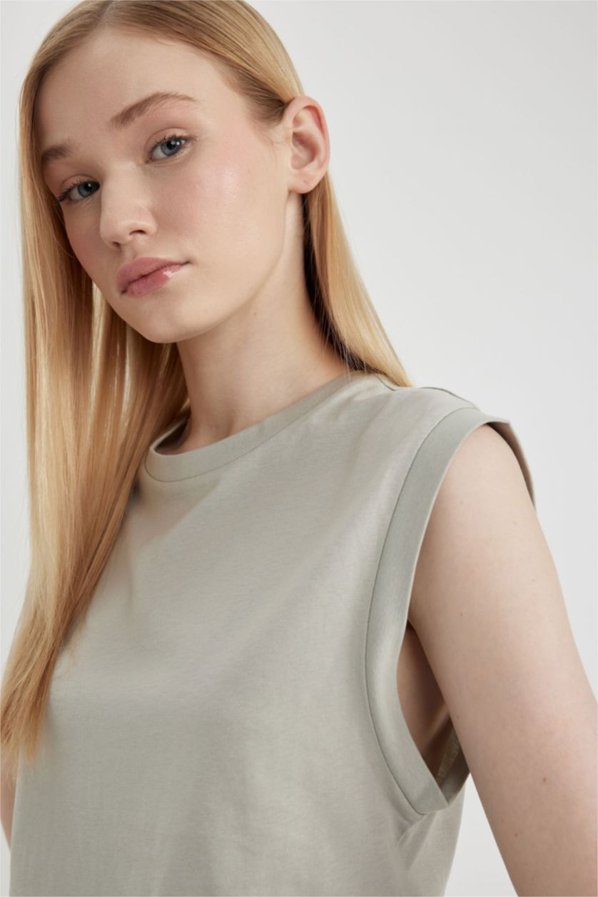 Woman Light Grey Loose Fit Sleeveless T-Shirt