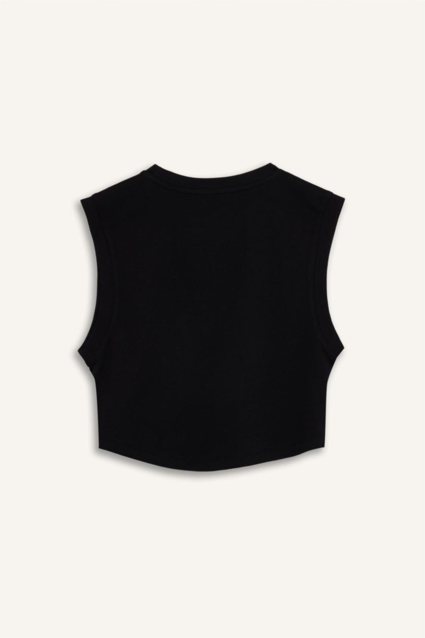 Woman Black Loose Fit Sleeveless T-Shirt