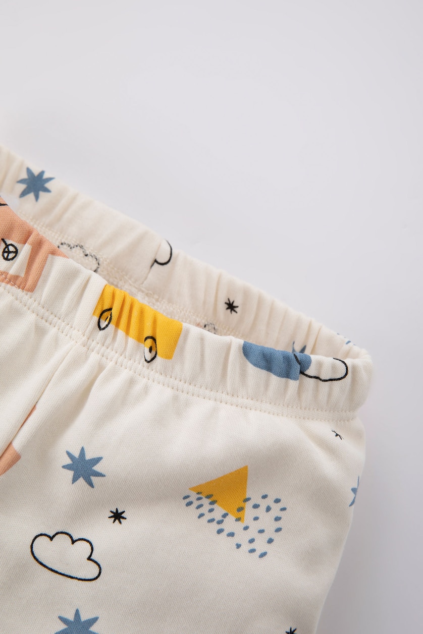 Erkek Bebek Ekru Erkek Bebek Pijama Takımı Desenli Ribana Organik Pamuk Kısa Kollu Üst Şort
