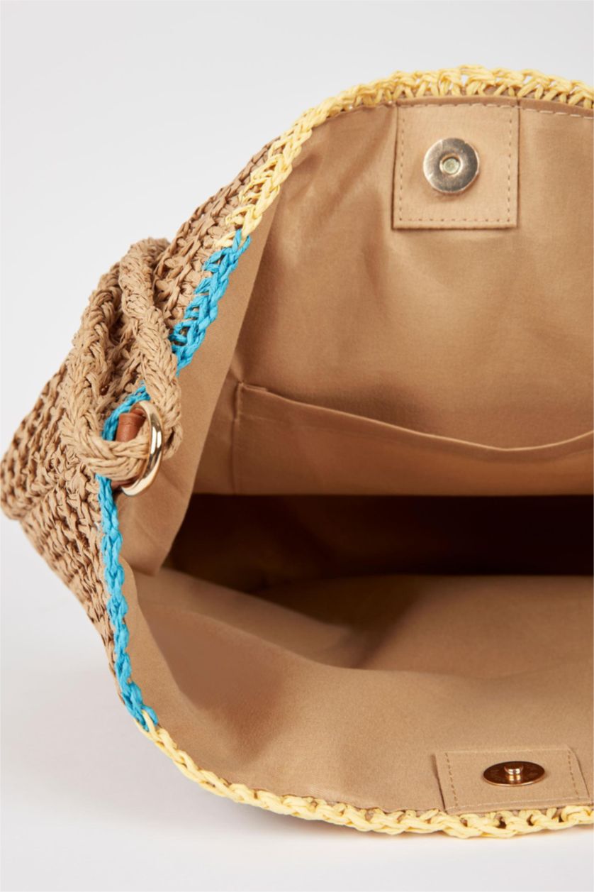 نساء رملي غامق شنطة كتف قش