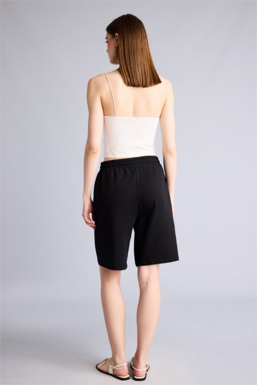 Kadın Siyah Regular Fit Bermuda Şort