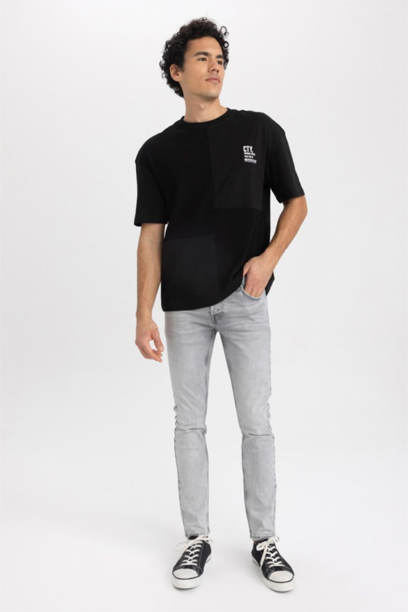 MAN Black Comfort Fit Crew Neck Printed T-Shirt