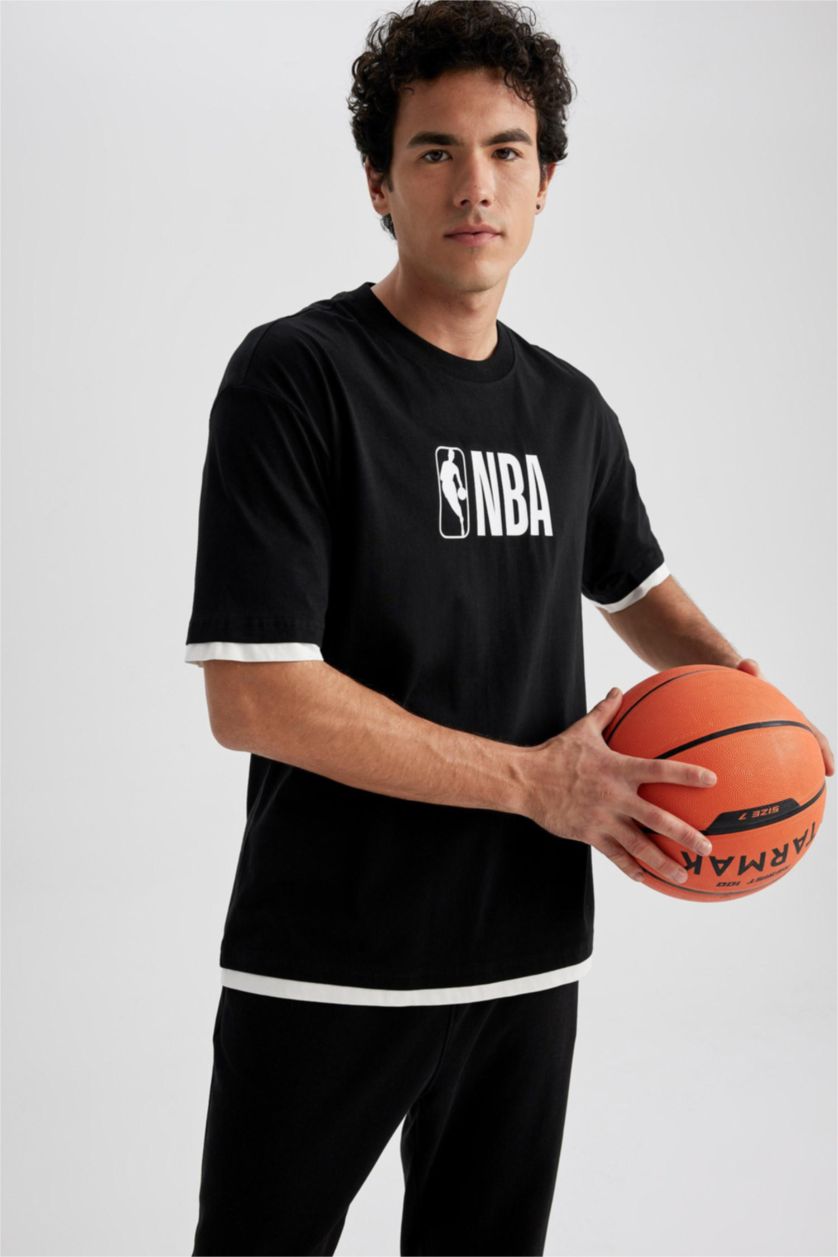 MAN Black Short Sleeve T-Shirt