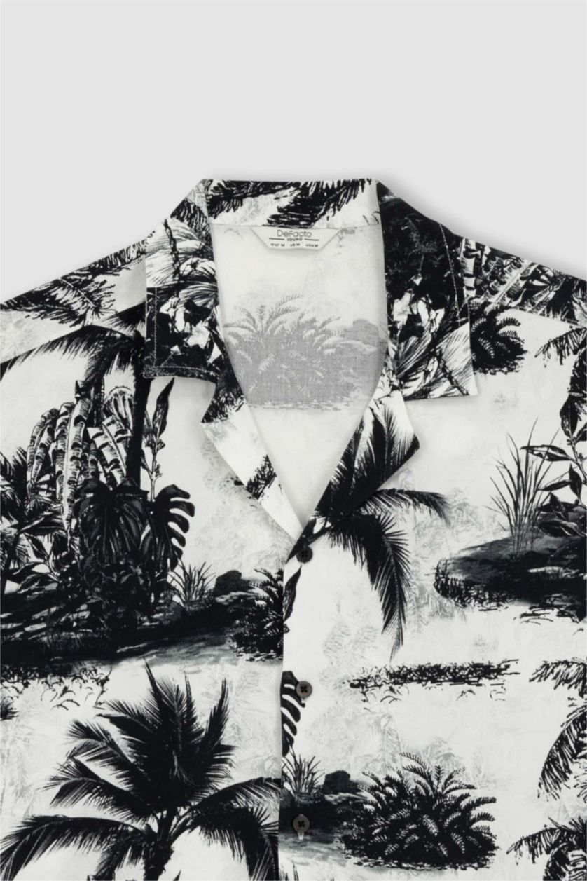 Erkek Beyaz Regular Fıt Apaş Yaka Baskılı Viskon Kısa Kollu Gömlek