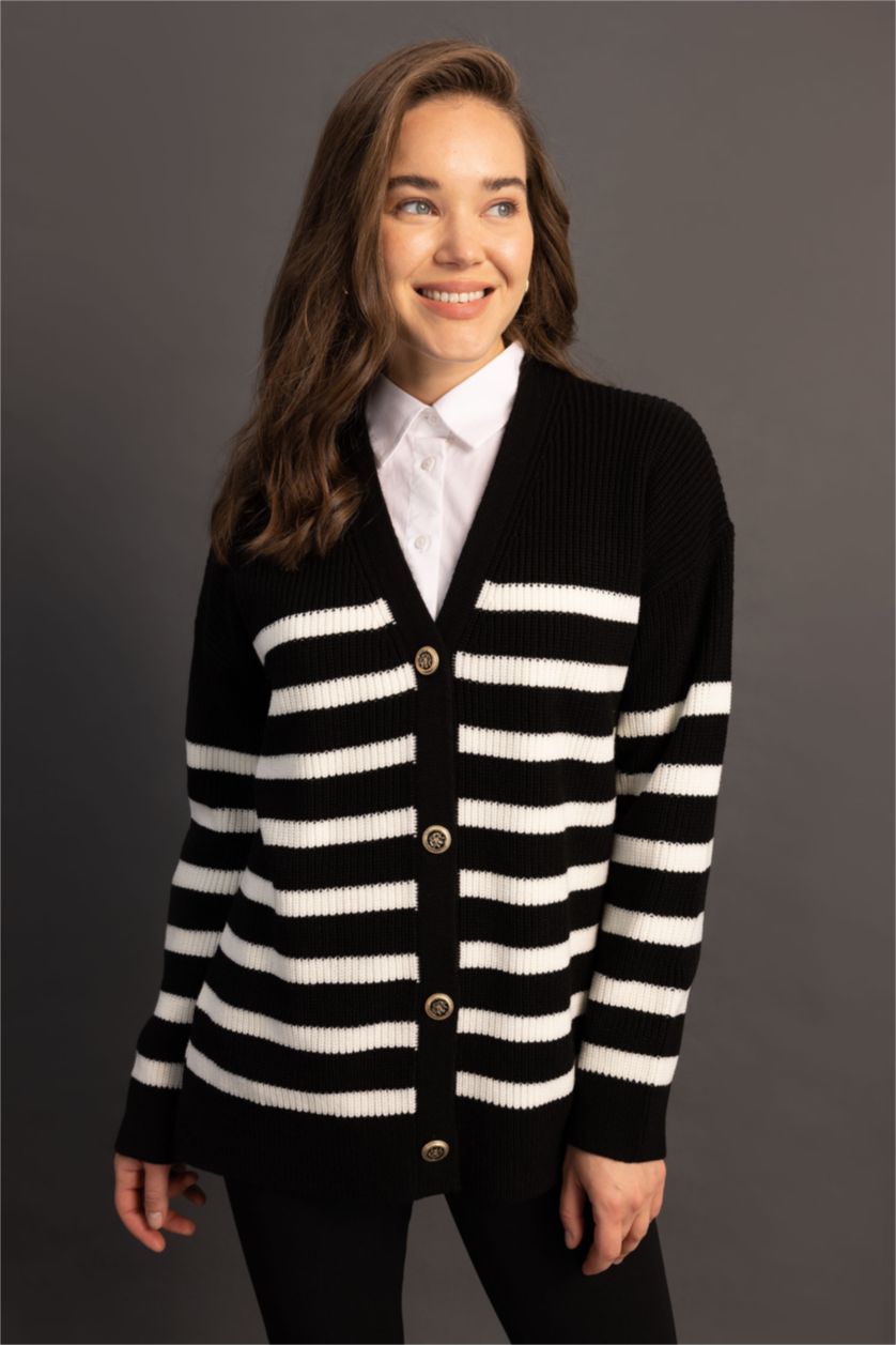 Woman Black Regular Fit Cardigan