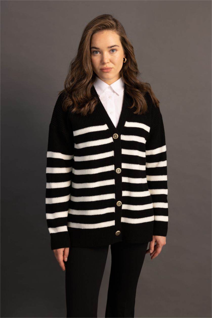 Woman Black Regular Fit Cardigan