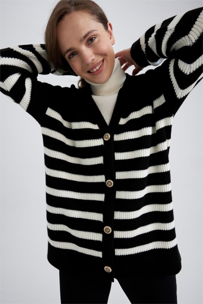 Woman Black Regular Fit Cardigan
