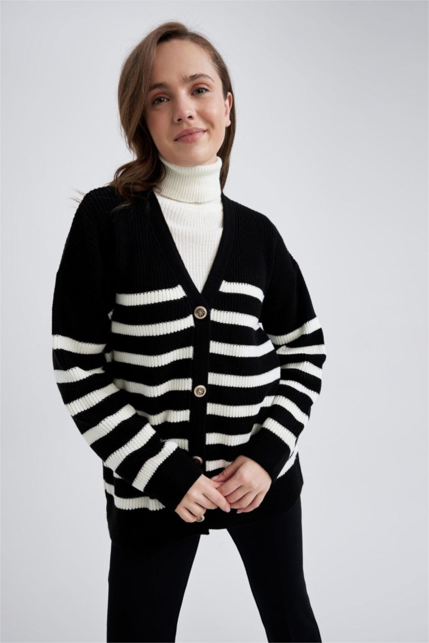 Woman Black Regular Fit Cardigan