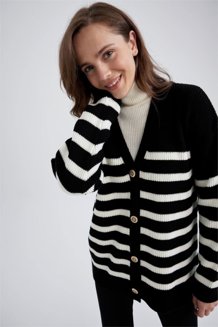 Woman Black Regular Fit Cardigan