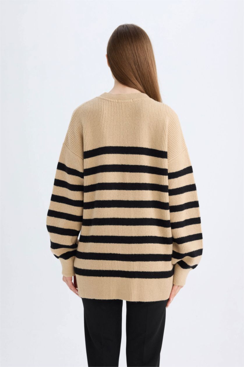FEMME Beige Clair Cardigan rayé à coupe régulière et col V