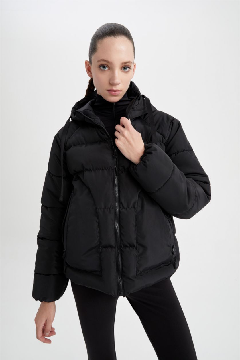 Kadın Siyah Su İtici Rüzgar Geçirmez DeFactoFit Kapüşonlu Crop Şişme Mont