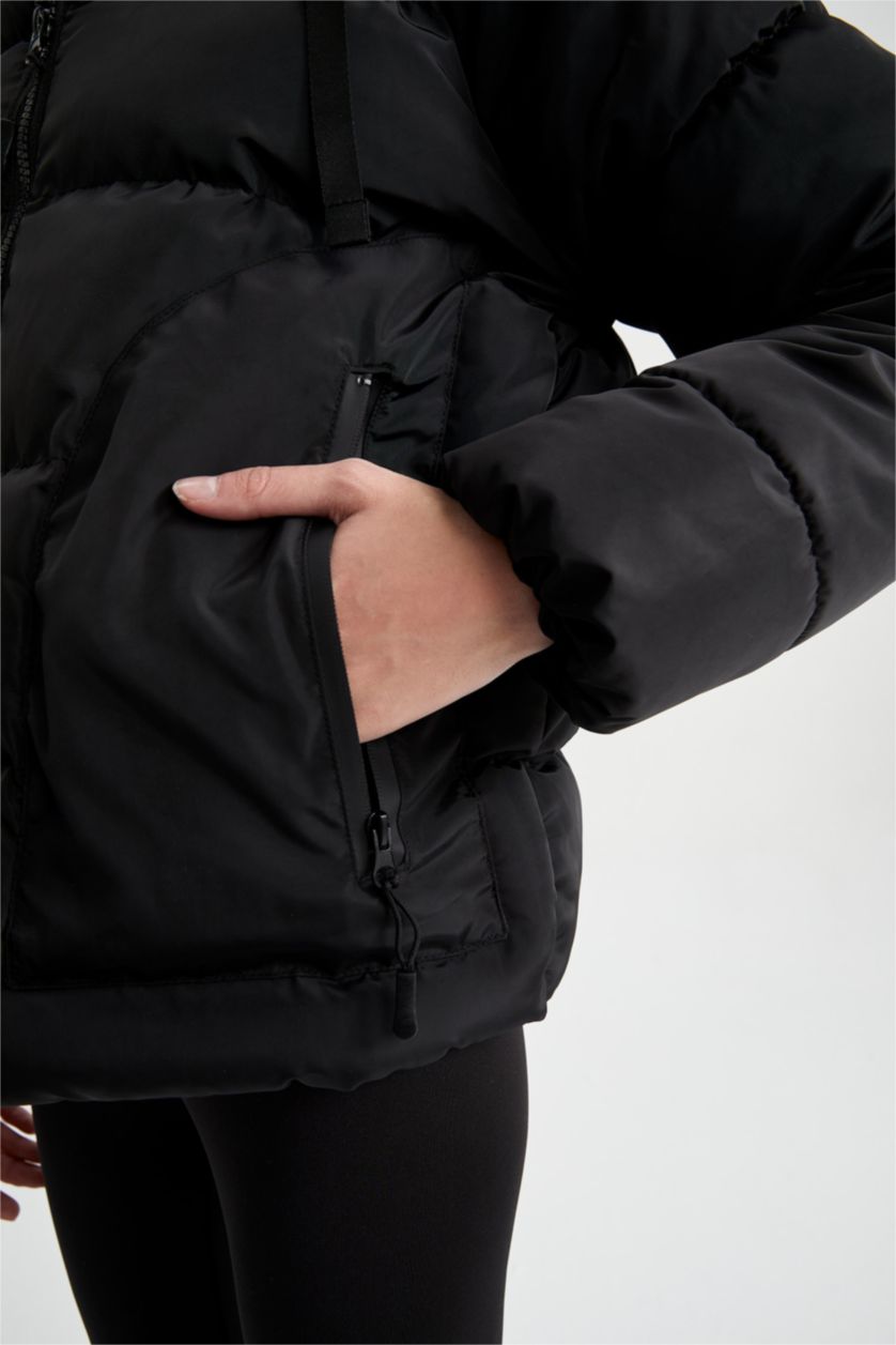 Kadın Siyah Su İtici Rüzgar Geçirmez DeFactoFit Kapüşonlu Crop Şişme Mont