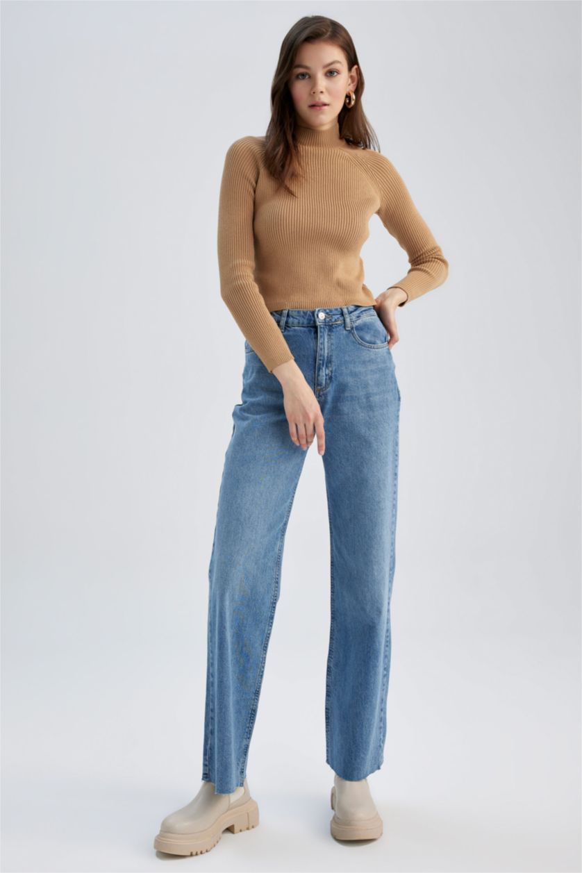 FEMME Beige Pull Coupe Slim À Col Demi-Rond