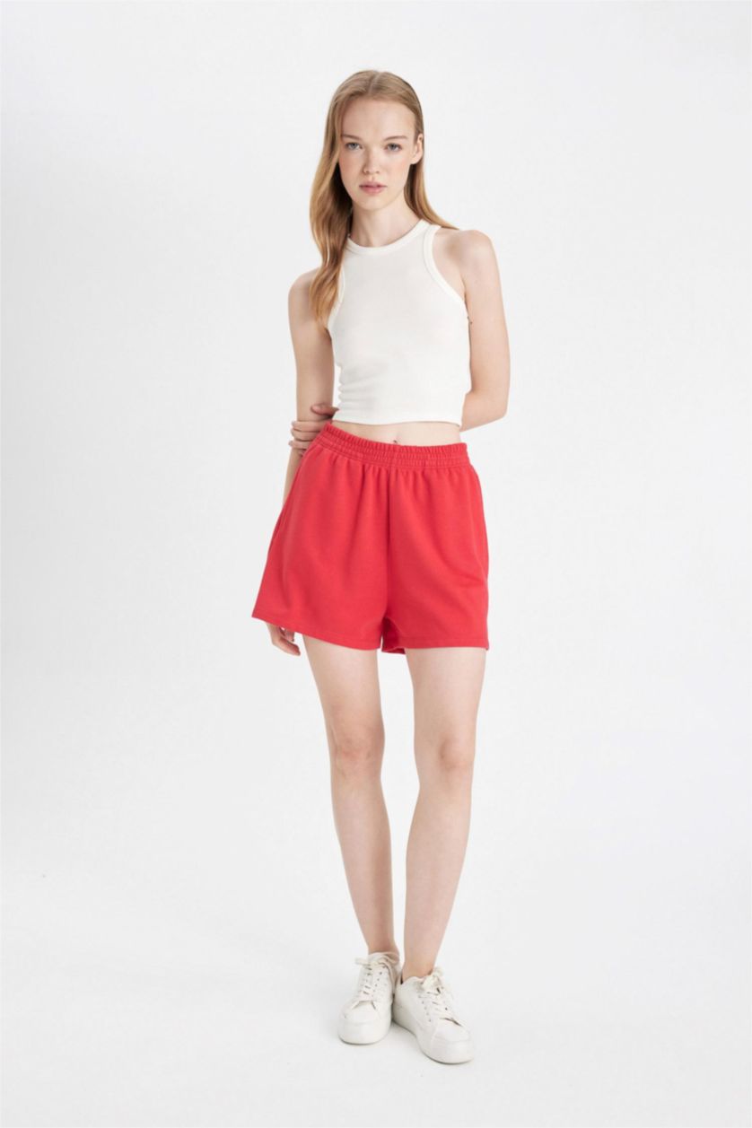 Kadın Kırmızı Regular Fit Beli Lastikli Basic Düz Şort