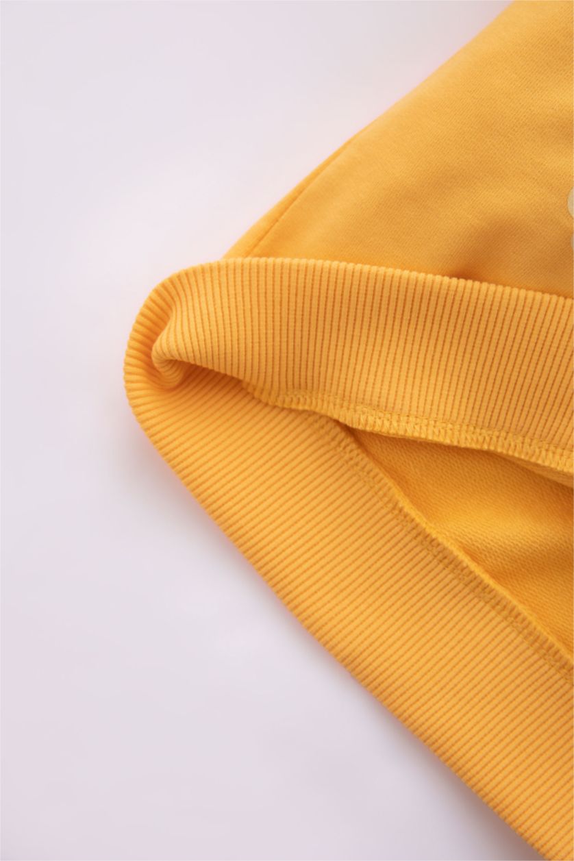 طفلة صغيرة أصفر طقم بناتي بطبعة شعار قماش رقيق قصة عادية - قطعتين