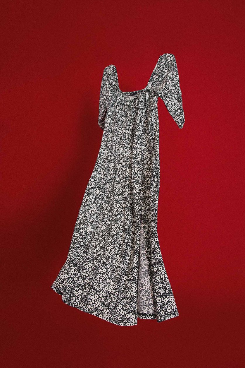 Kadın Siyah Bodycon Vücudu Saran Kare Yaka Çiçek Desenli Yırtmaçlı Bürümcük Yarım Kol Midi Elbise