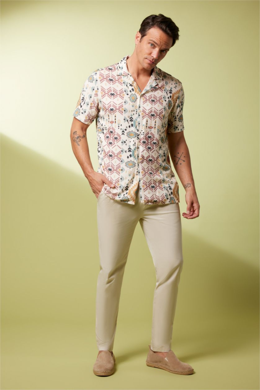 رجال بيج فاتح قميص نص كم مودرن فيت بياقة جاكيت