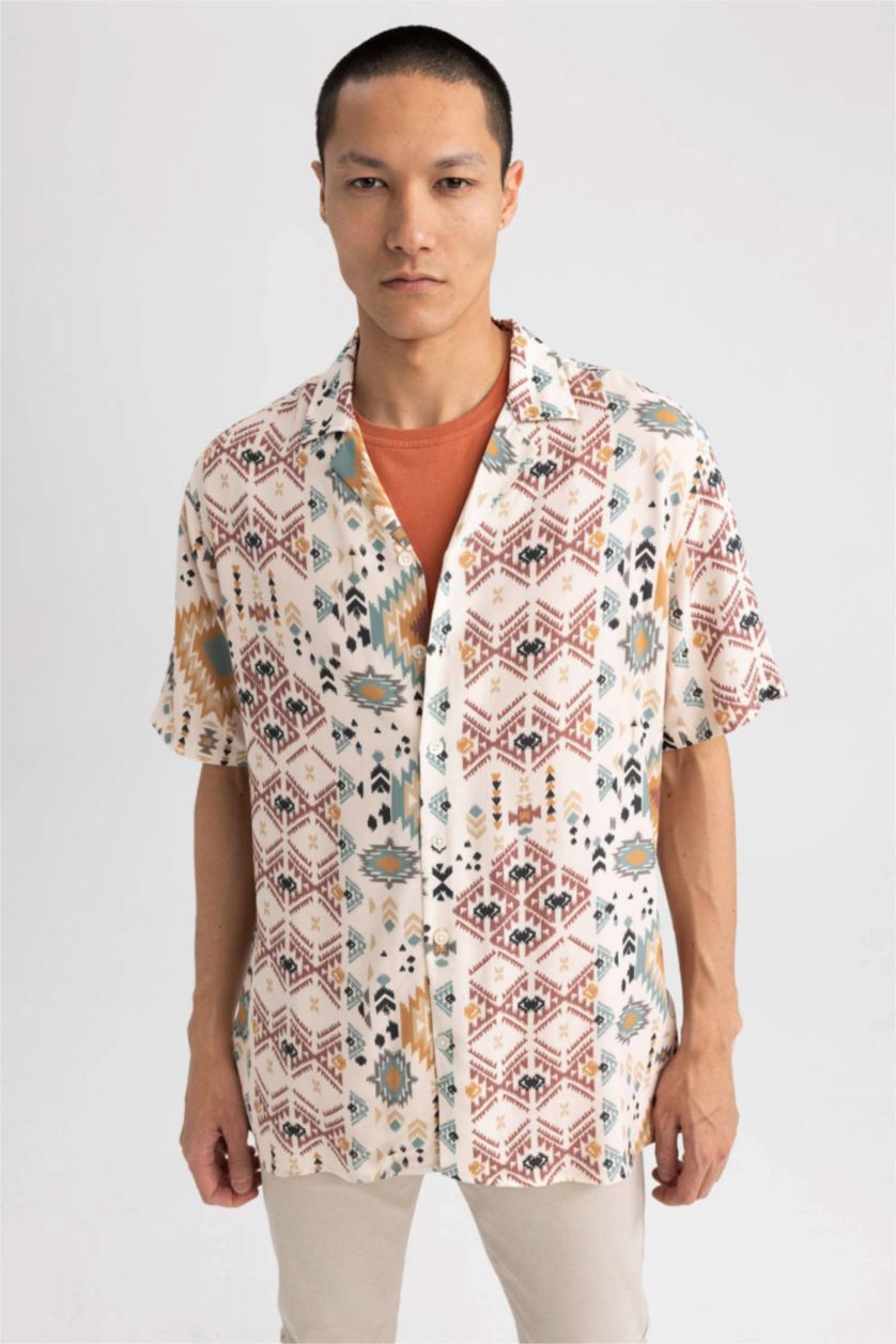 رجال بيج فاتح قميص نص كم مودرن فيت بياقة جاكيت