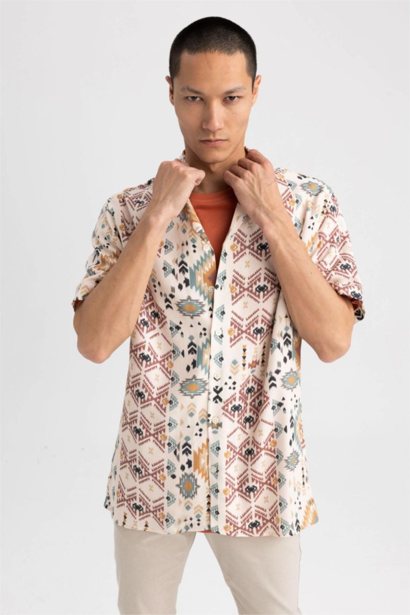 رجال بيج فاتح قميص نص كم مودرن فيت بياقة جاكيت