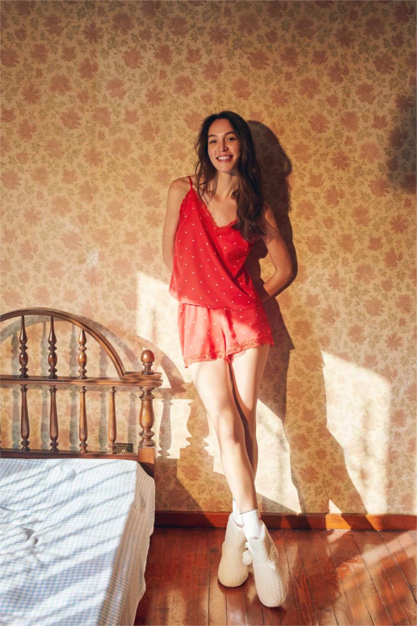 FEMME Rouge Ensemble De Pyjama À Col En V En Dentelle À Coupe Régulière Pour La Saint-Valentin Fall In Love