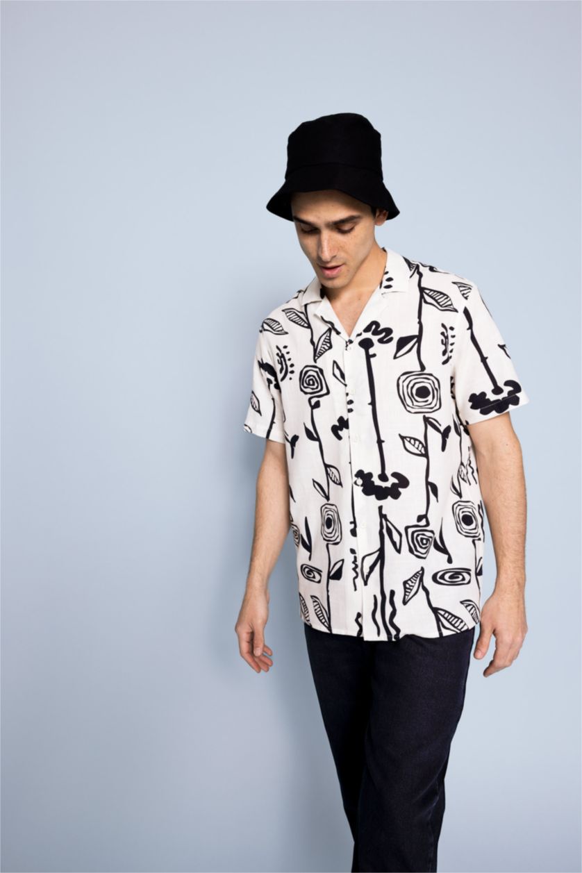 رجال اللون الرملي قميص قطن مطبوع قصة عادية