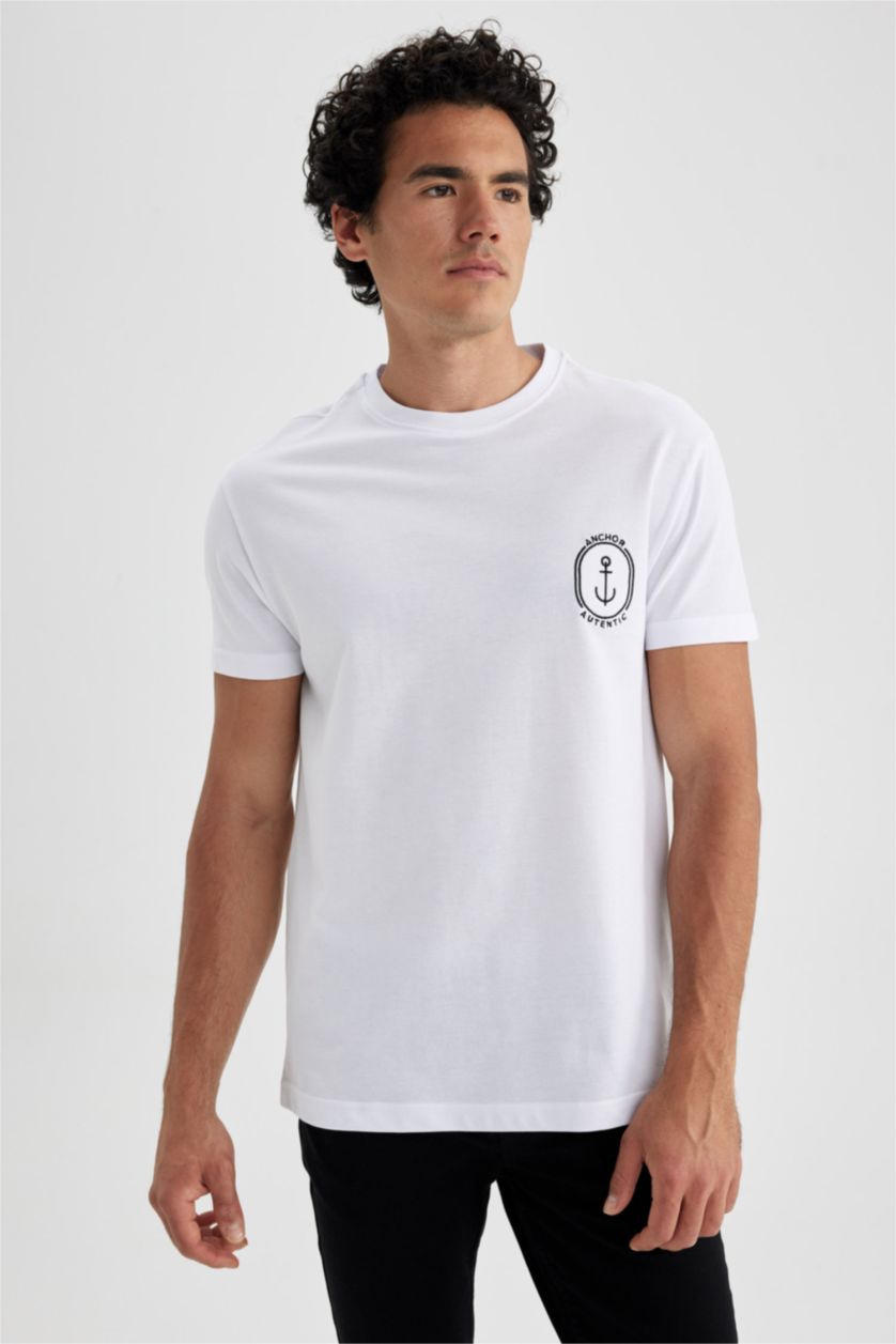 MAN White Regular Fit Crew Neck Printed Cotton T-Shirt