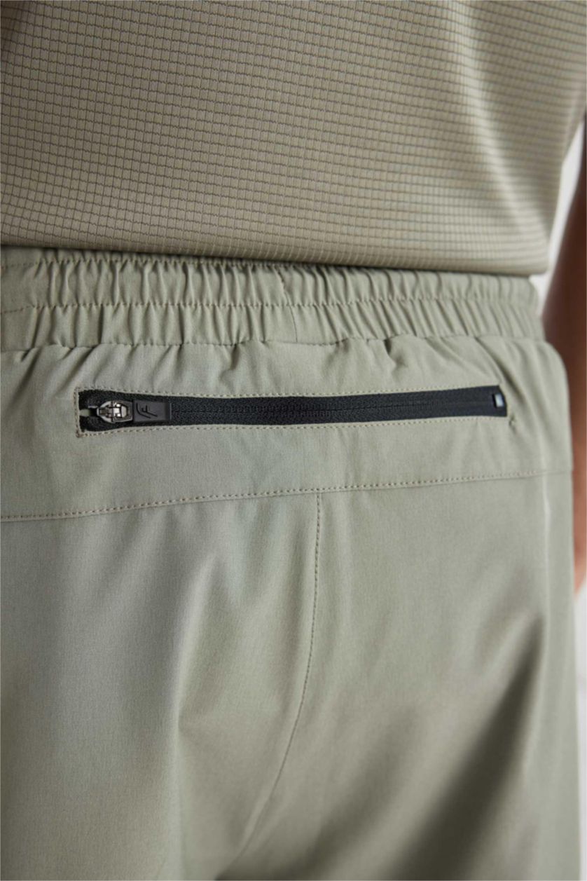 Erkek Haki DeFactoFit Slim Fit Dar Kesim Sporcu Taytlı Dokuma Şort