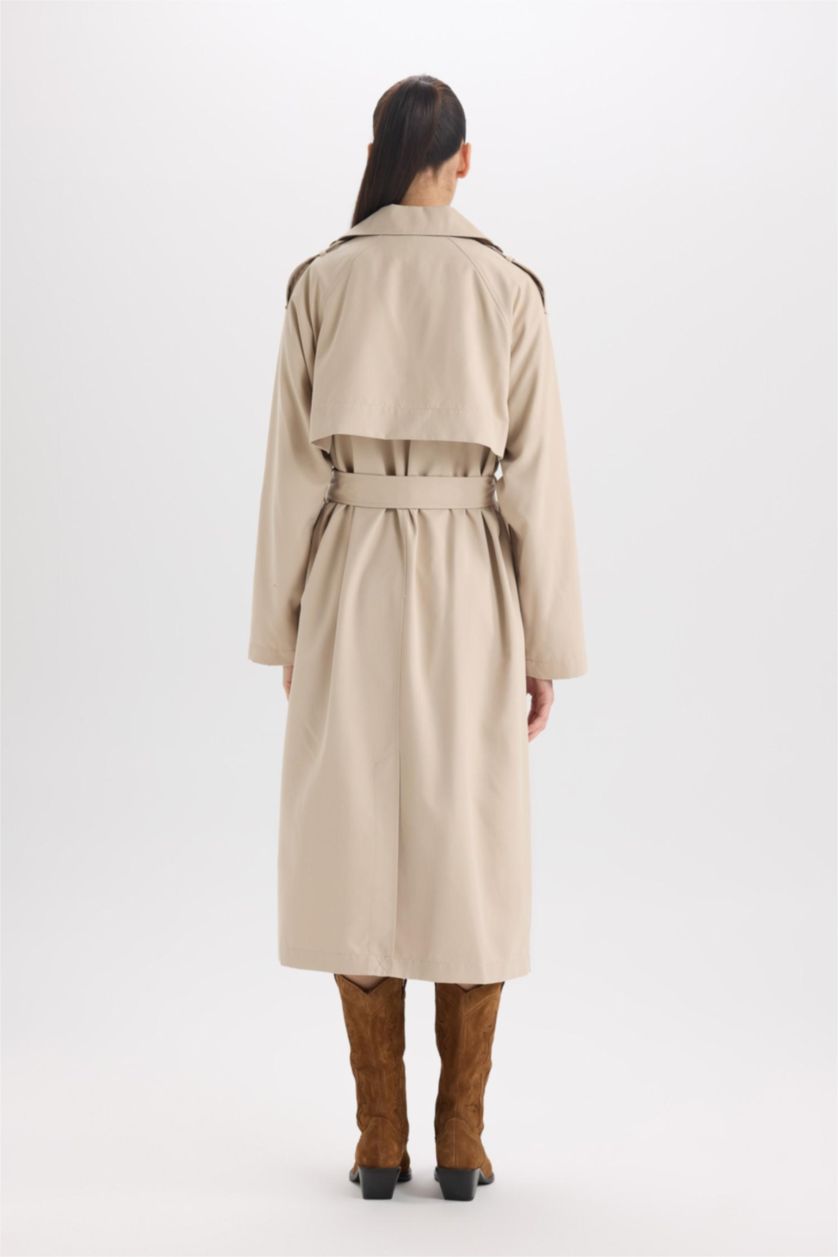 Kadın Bej 	Su İtici Oversize Geniş Kalıp Uzun Trençkot Kruvaze Yaka Düğmeli Cepli Kol Ucu Katlamalı Rüzgarlık Detaylı Mevsimlik