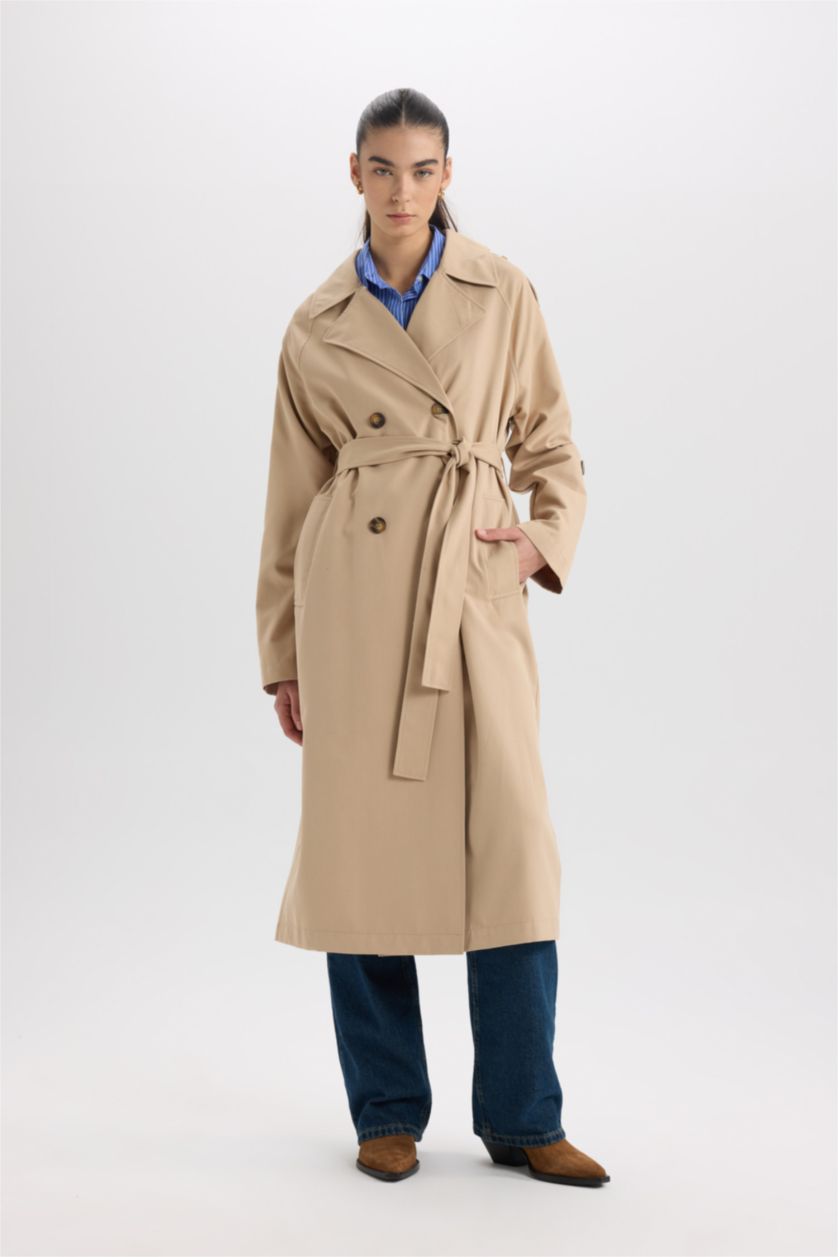 Kadın Camel 	Su İtici Oversize Geniş Kalıp Uzun Trençkot Kruvaze Yaka Düğmeli Cepli Kol Ucu Katlamalı Rüzgarlık Detaylı Mevsimlik