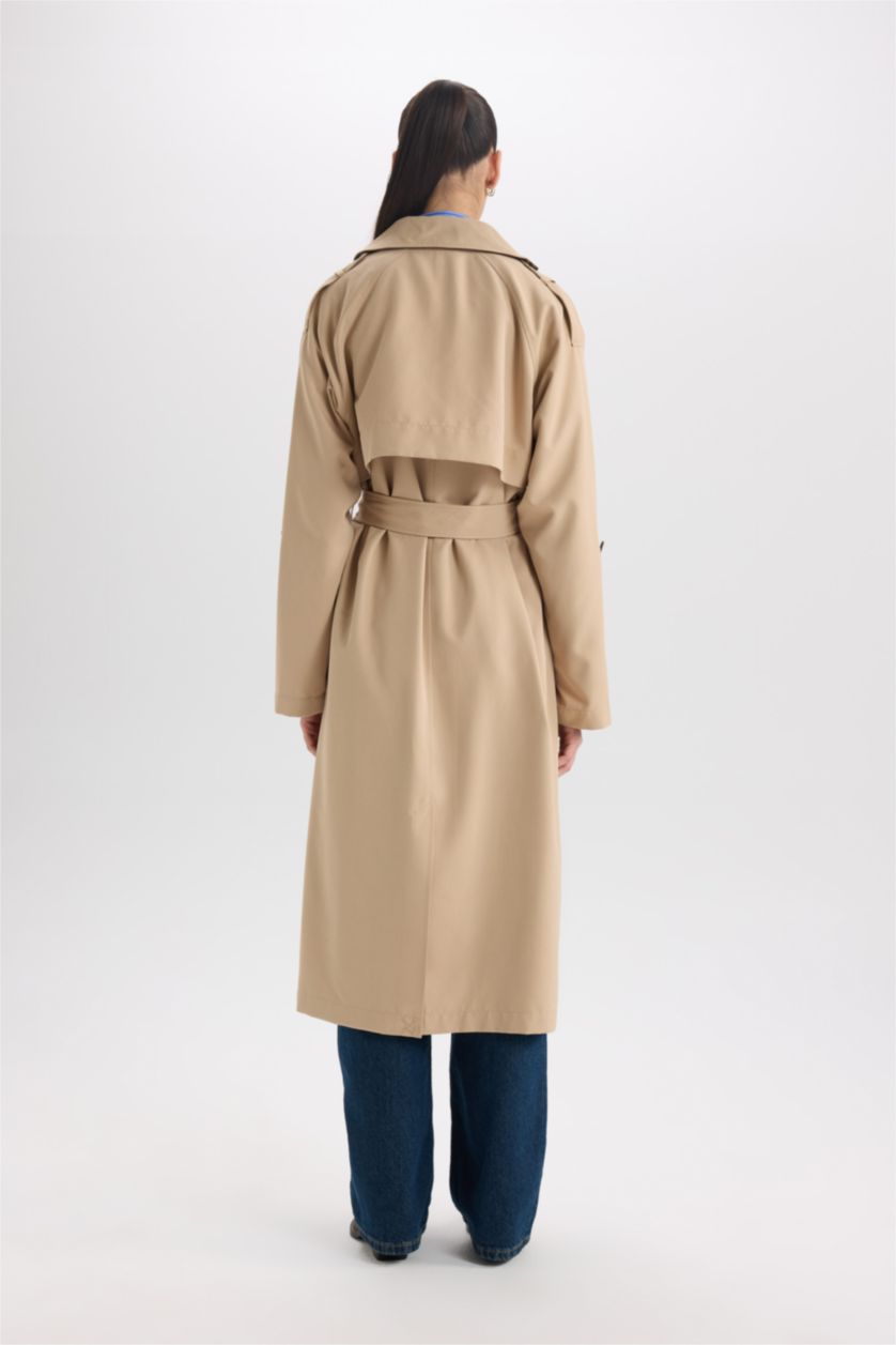 Kadın Camel 	Su İtici Oversize Geniş Kalıp Uzun Trençkot Kruvaze Yaka Düğmeli Cepli Kol Ucu Katlamalı Rüzgarlık Detaylı Mevsimlik