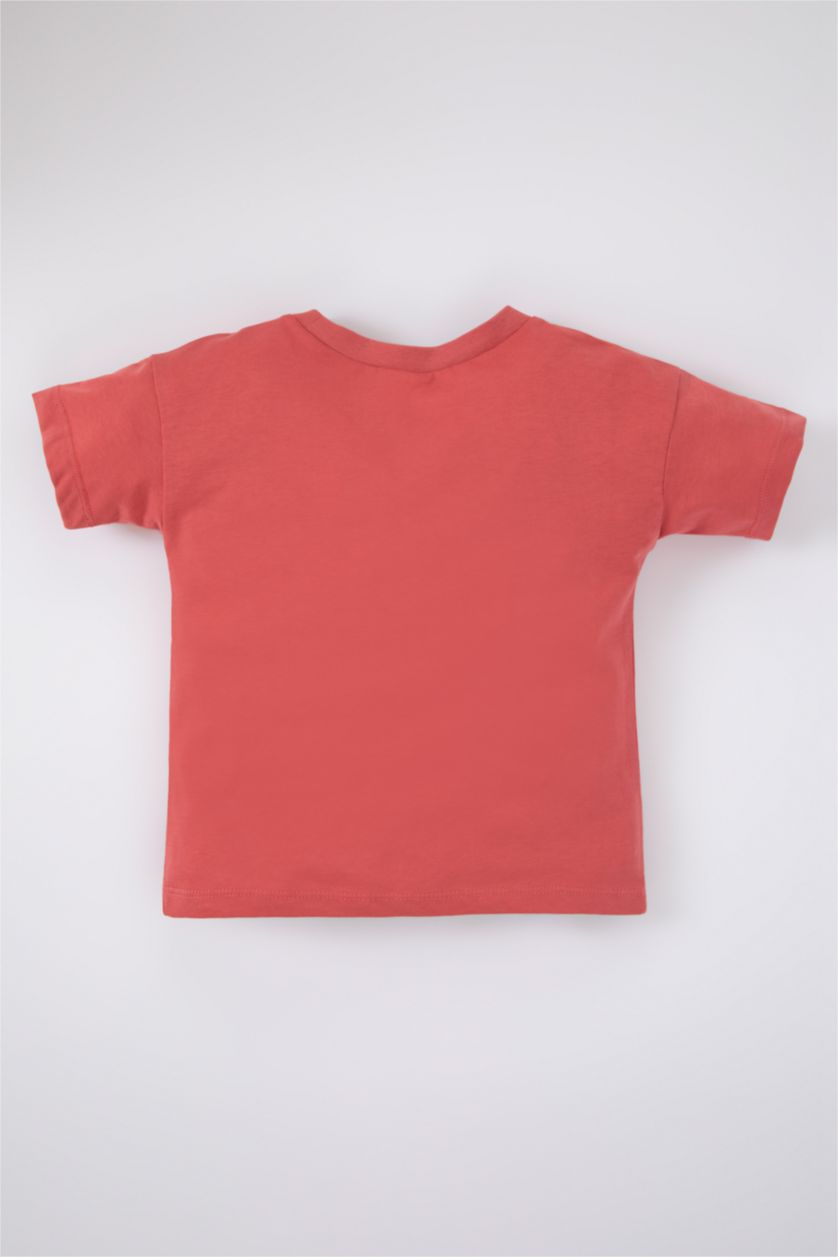 مولود ذكر اللون الطوبي تيشيرت ولادي بطباعة الشعار وقصة عادية