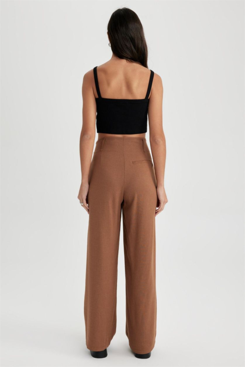 نساء بني فاتح بنطلون كتاني وايد ليج