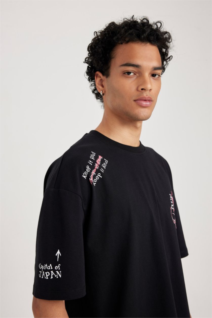 رجال أسود تي شيرت مطبوع اوفر سايز بياقة مستديرة