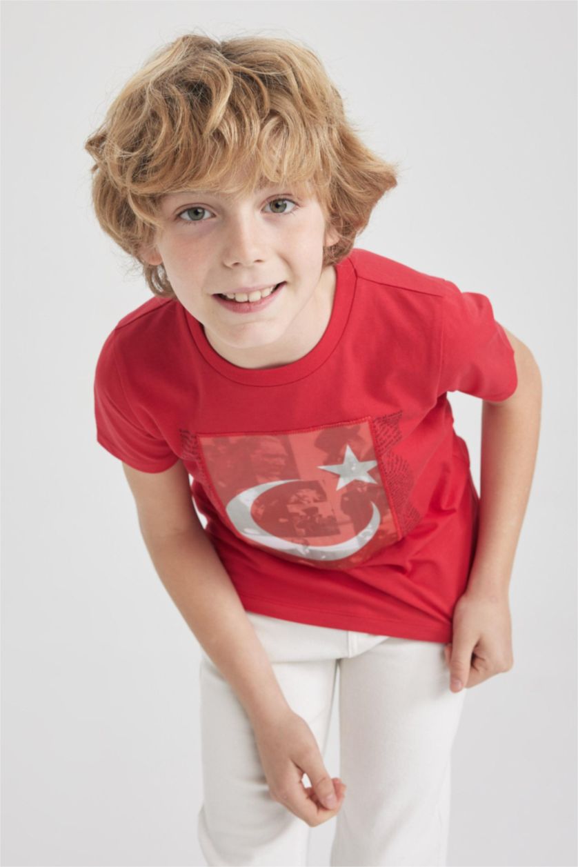 Erkek Çocuk - Genç Erkek Kırmızı Erkek Çocuk Bayrak Baskılı Kısa Kollu Kırmızı Tişört