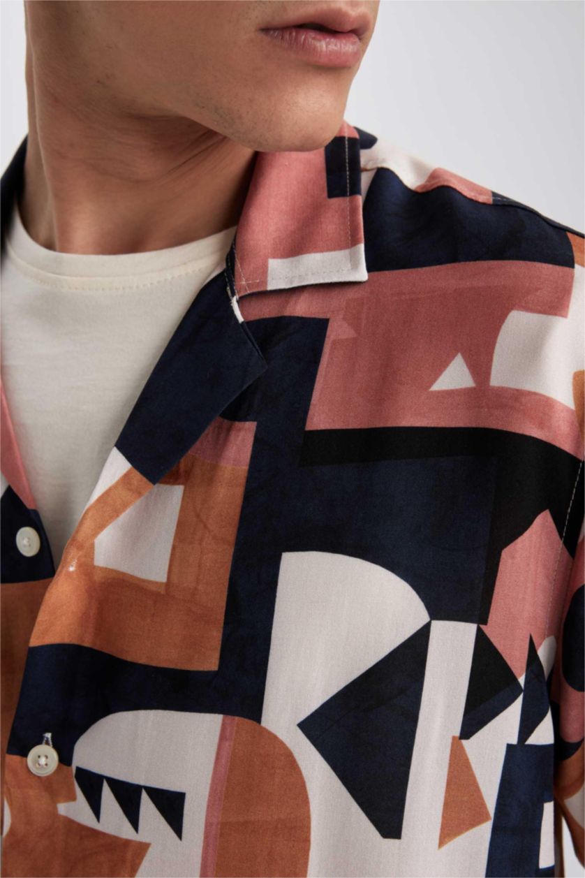 رجال خمري فاتح قميص قصة عادية وياقة جاكيت