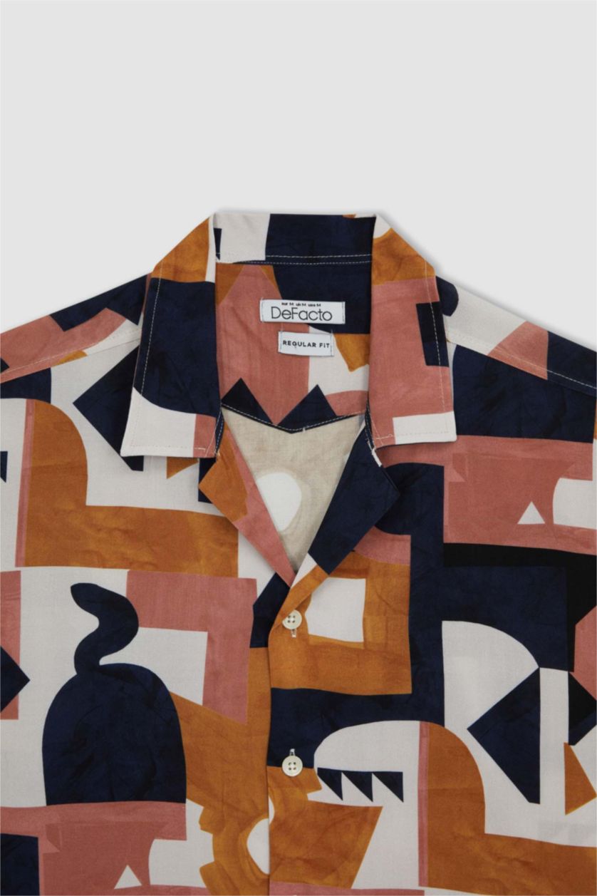 رجال خمري فاتح قميص قصة عادية وياقة جاكيت