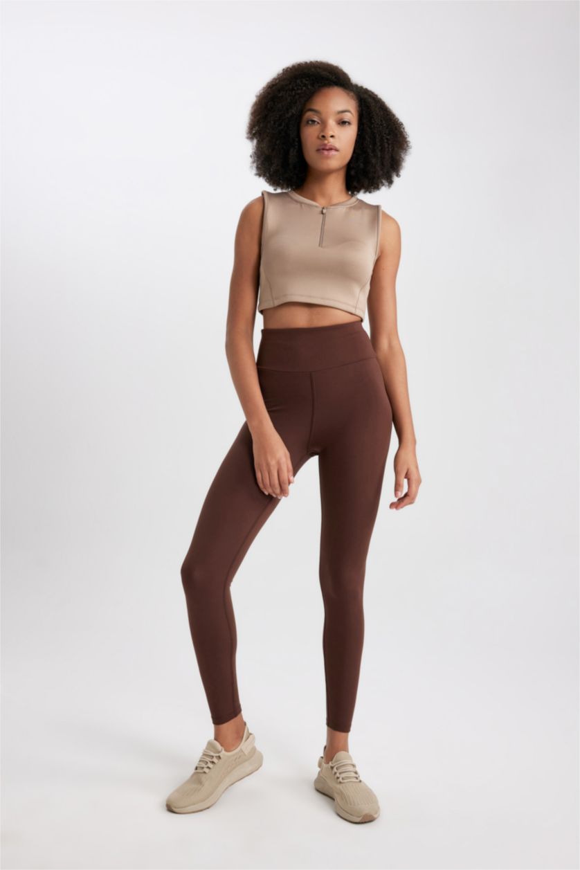 نساء فيزوني ديباردور قصير توب برقبة رسن من DeFactoFit