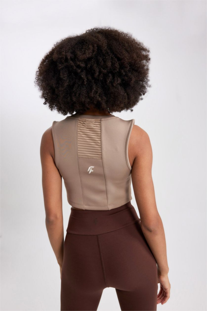 نساء فيزوني ديباردور قصير توب برقبة رسن من DeFactoFit
