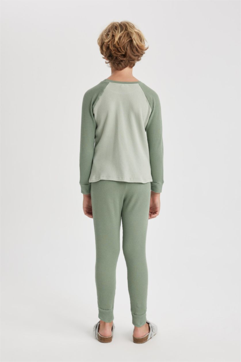 أولاد أخضر فاتح سيت بيجاما وافل قصة عادية - قطعتين