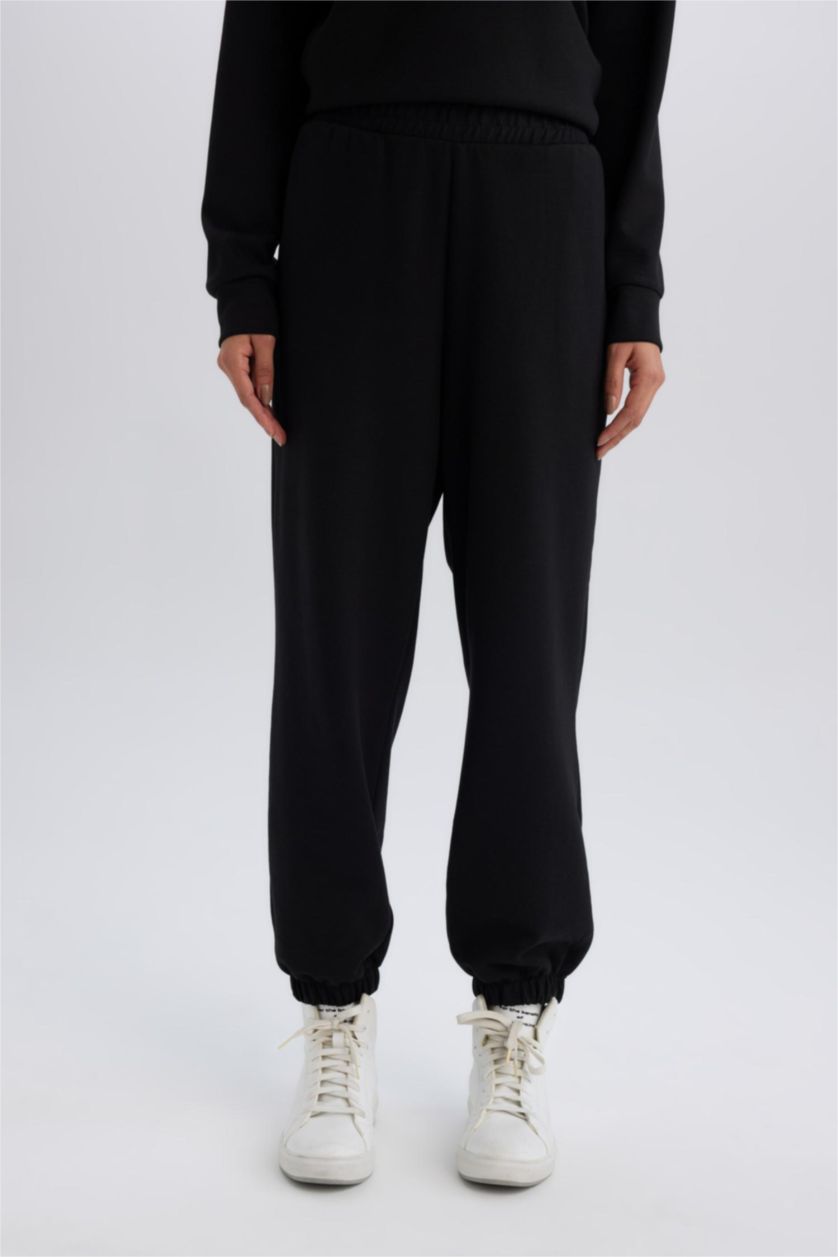 Women Black Oversize Fit Trousers