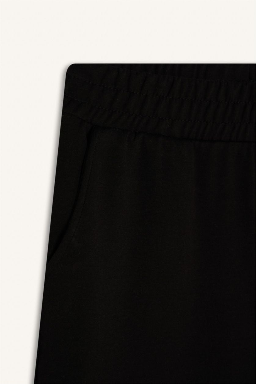 Women Black Oversize Fit Trousers