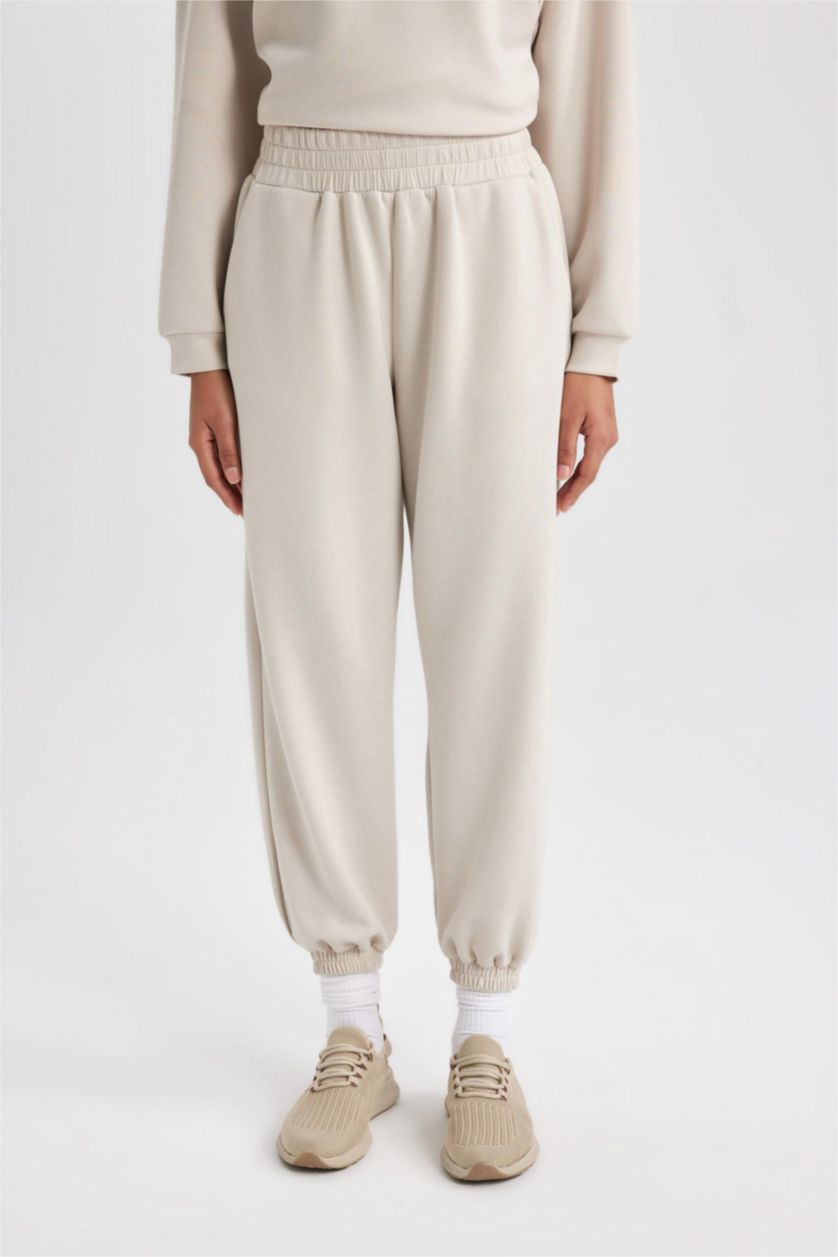 FEMME Beige Pantalon de Jogging Oversize de Defactofit