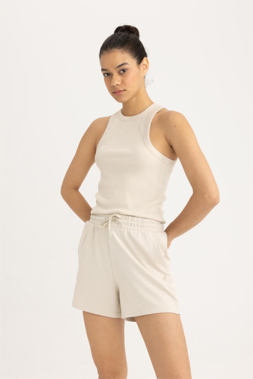 نساء اللون الرملي DeFactoFit Standard Fit Short Leg Shorts