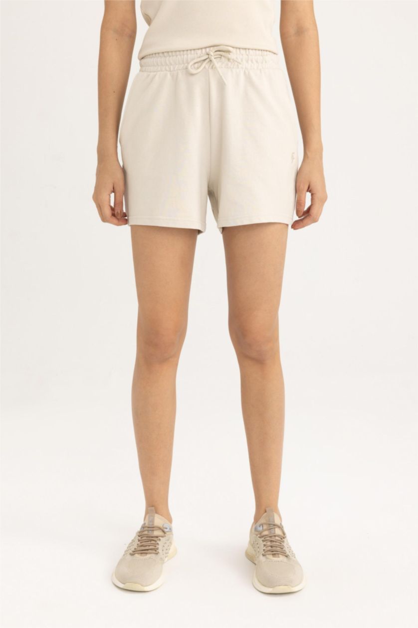 نساء اللون الرملي DeFactoFit Standard Fit Short Leg Shorts