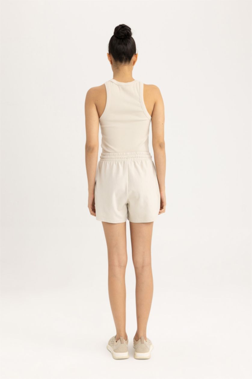 نساء اللون الرملي DeFactoFit Standard Fit Short Leg Shorts