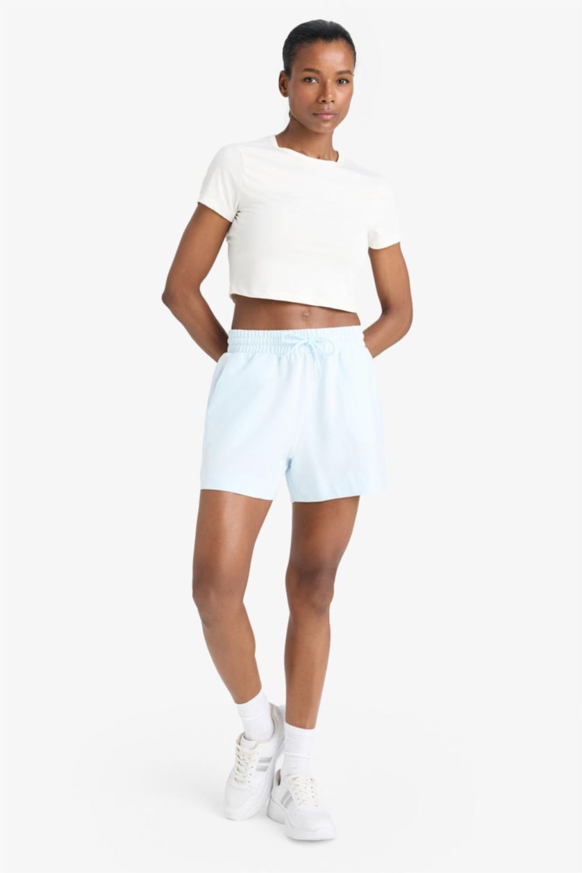 Kadın Açık Mavi Standart Fit Sporcu Kısa Paça Basic Düz Şort
